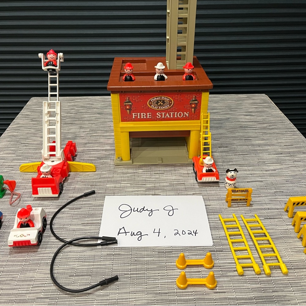 Vintage Fisher Price Little People Fire Station